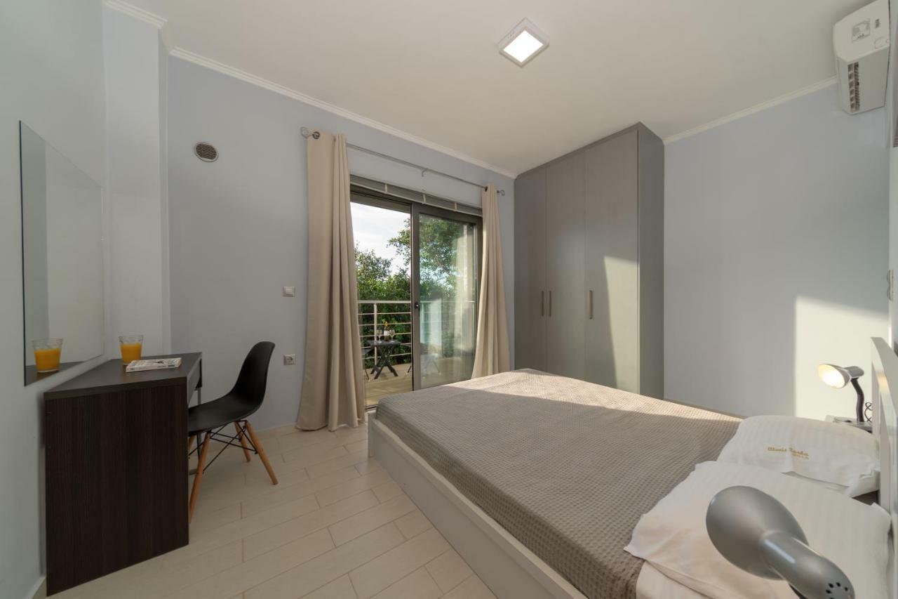 Alexiszorba Villa 普拉卡 外观 照片